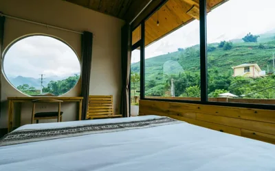 Habitación doble Deluxe con balcón — Sapa Riverside Homestay