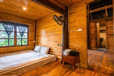 Habitación Queen con baño compartido — Sapa Riverside Homestay